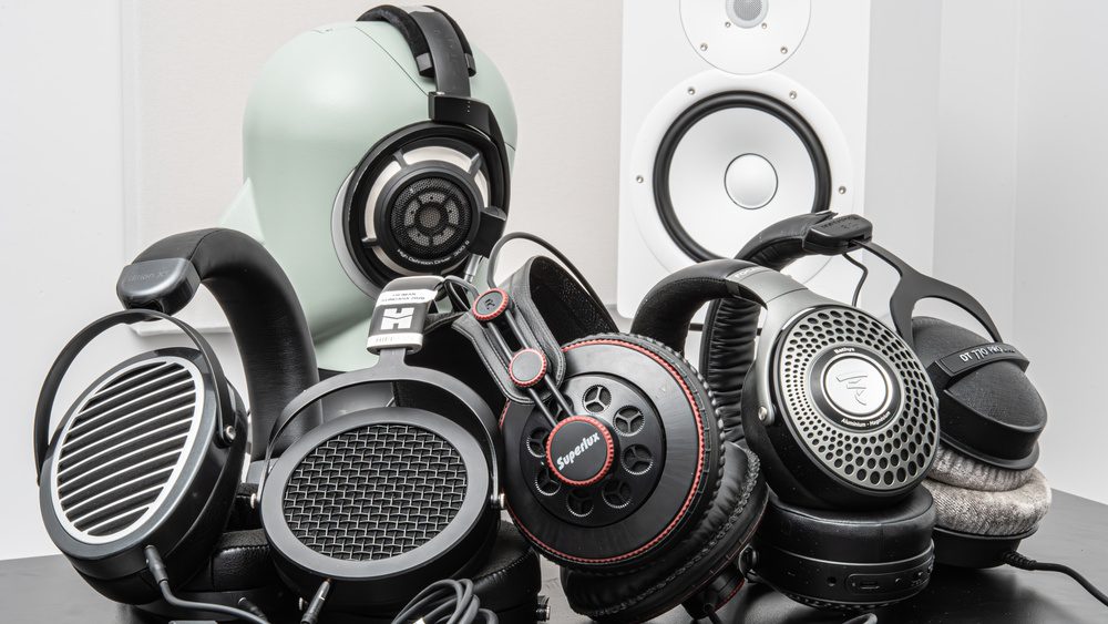 Headphones Buying Guide for Audiophiles